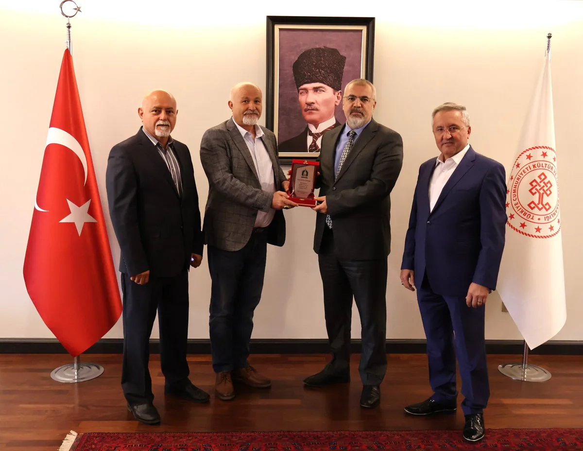 Alevi-Bektaşi Kültür ve Cemevi Başkanlığı'na Ziyaret Alevi-Bektaşi Kültür ve Cemevi Başkanlığı'na Ziyaret