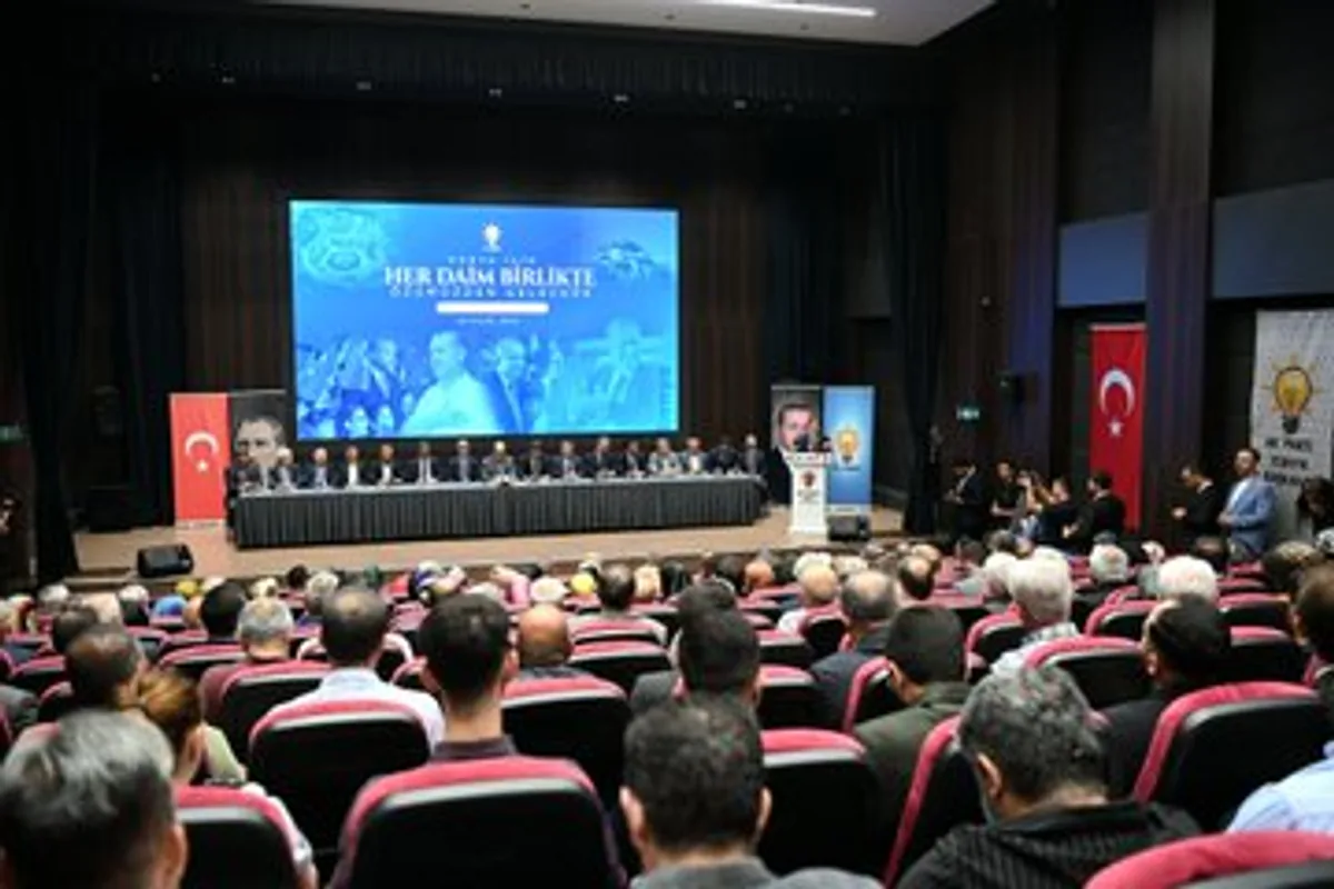 T.C. Tarım ve Orman Bakanı İbrahim Yumaklı AK Parti'ye Yeni Üye Katılımlarını Onurlandırdı T.C. Tarım ve Orman Bakanı İbrahim Yumaklı AK Parti'ye Yeni Üye Katılımlarını Onurlandırdı