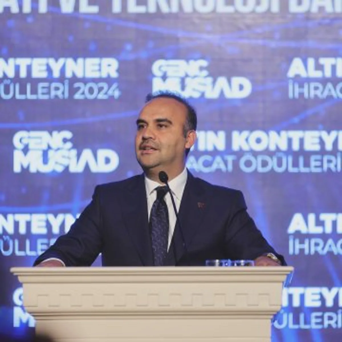 Genç MÜSİAD, Altın Konteyner Ödül Töreni'nde Genç İhracatçıları Ödüllendirdi Genç MÜSİAD, Altın Konteyner Ödül Töreni'nde Genç İhracatçıları Ödüllendirdi