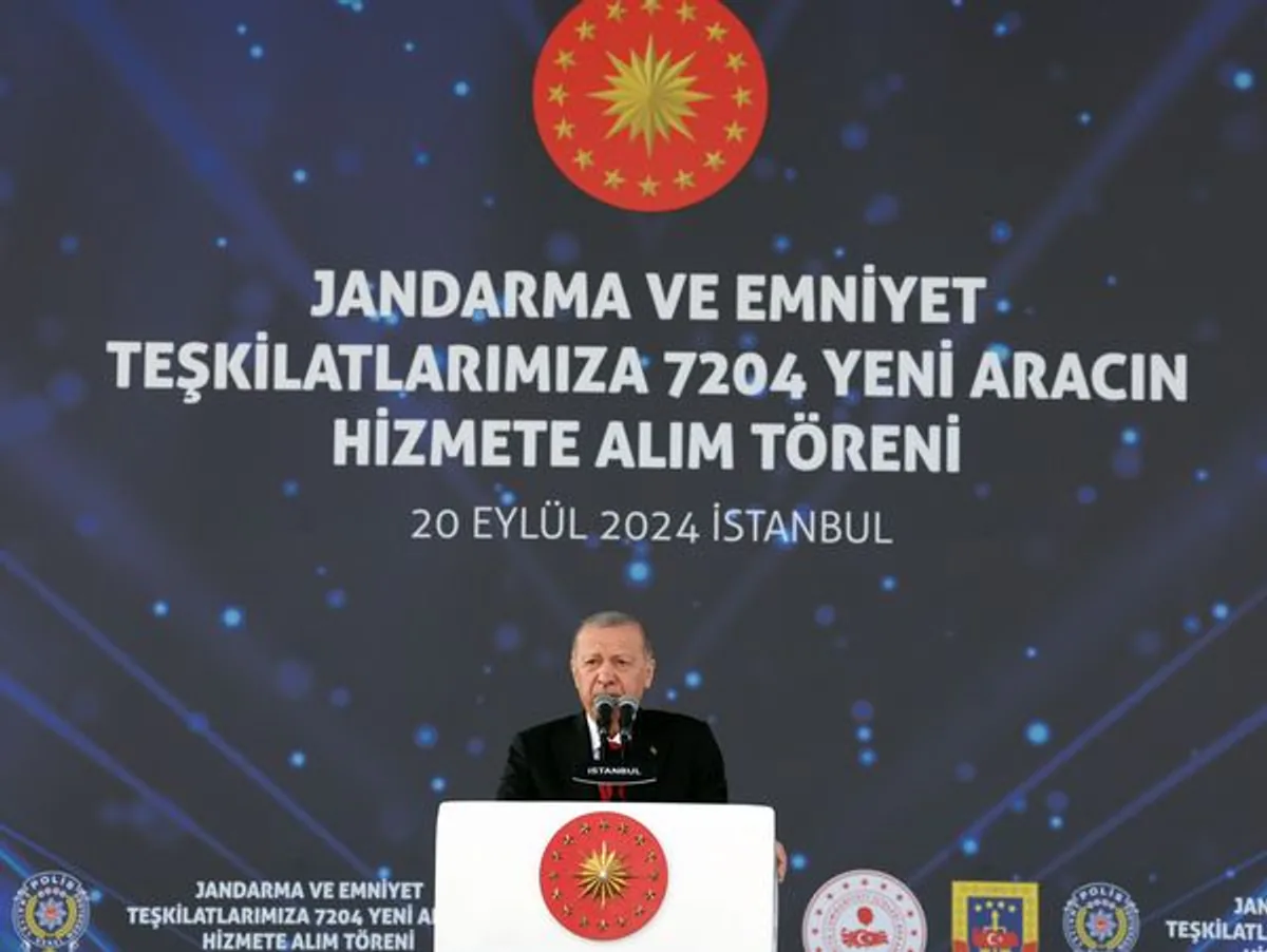 Cumhurbaşkanı Recep Tayyip Erdoğan, Jandarma ve Emniyet Teşkilatlarına Yeni Araçları Hizmete Aldı Cumhurbaşkanı Recep Tayyip Erdoğan, Jandarma ve Emniyet Teşkilatlarına Yeni Araçları Hizmete Aldı