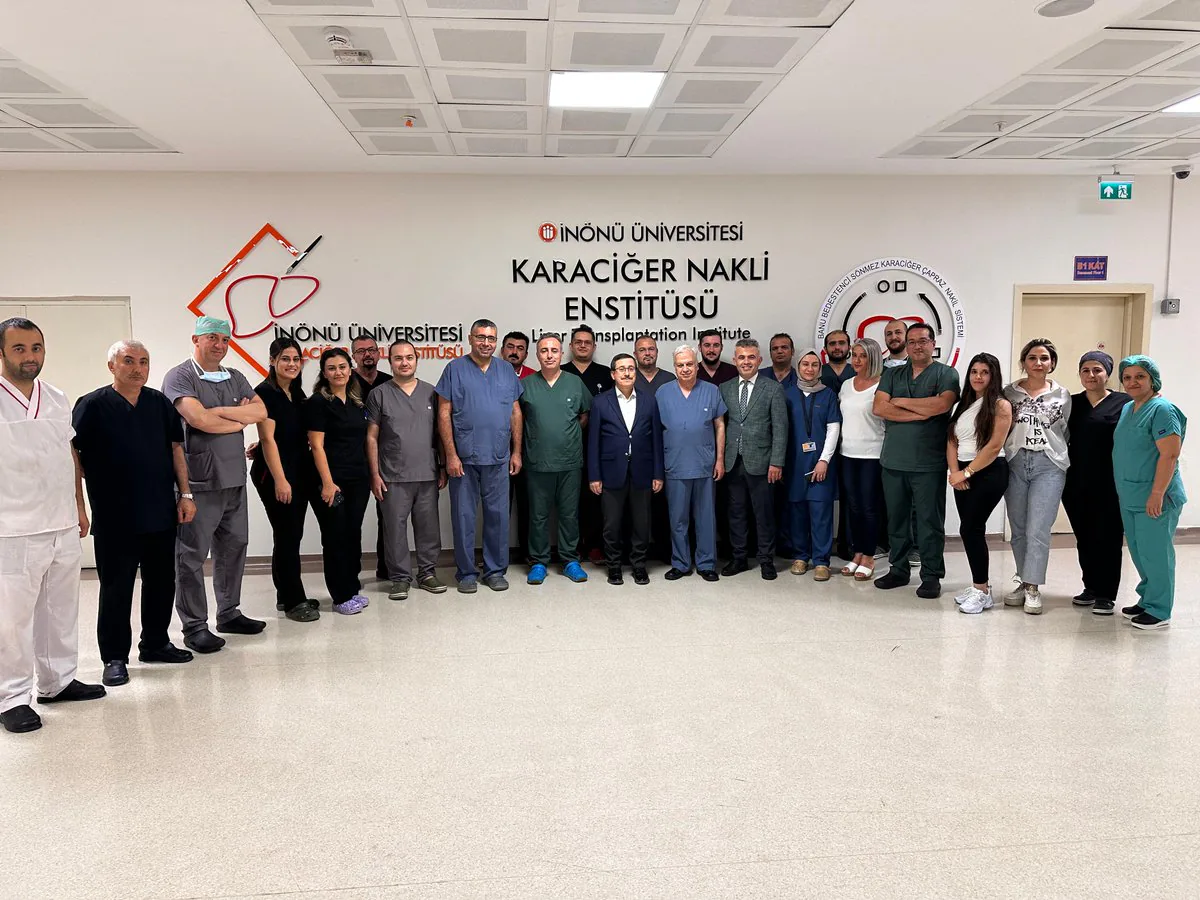 Malatya'da Dünya Çapında Bir Başarı: 7’li Çapraz Karaciğer Nakli Gerçekleştirildi Malatya'da Dünya Çapında Bir Başarı: 7’li Çapraz Karaciğer Nakli Gerçekleştirildi