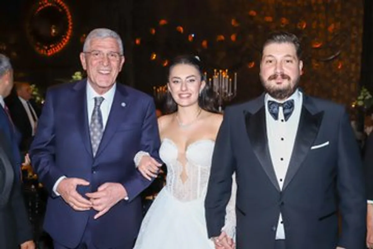 İYİ Parti Genel Başkanı Müsavat Dervişoğlu, Oğlunun Düğününde İYİ Parti Genel Başkanı Müsavat Dervişoğlu, Oğlunun Düğününde