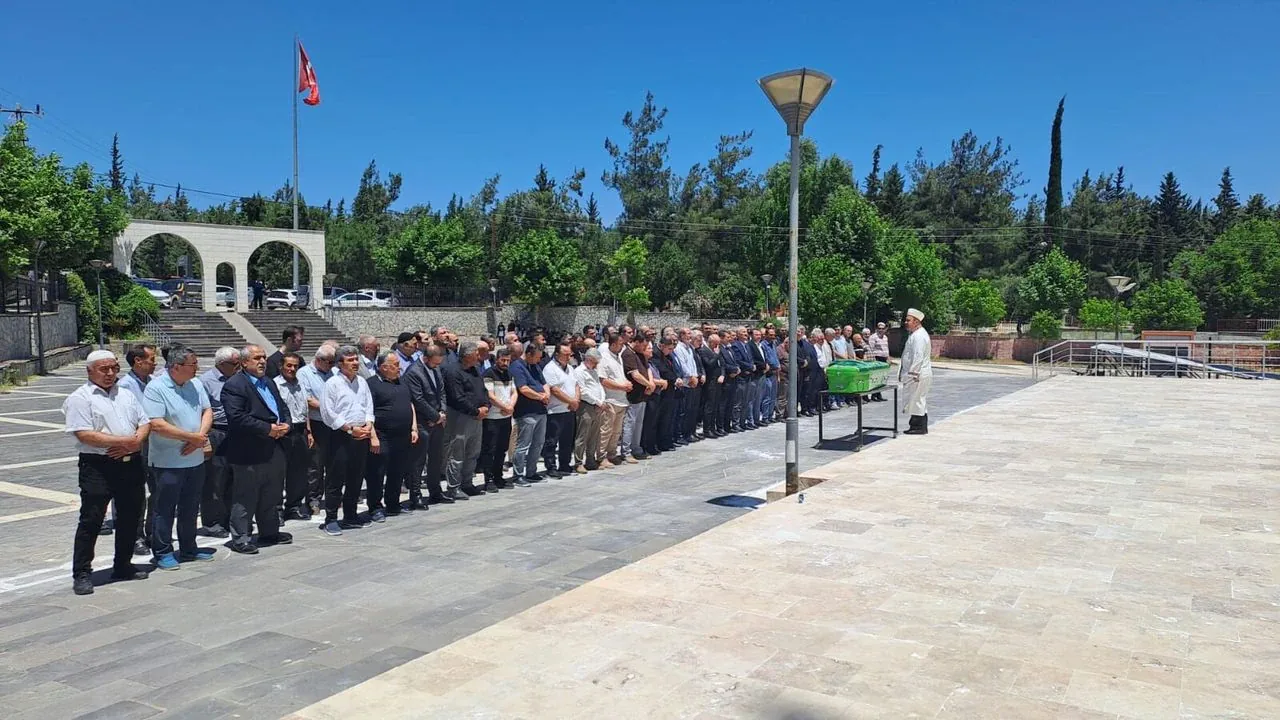 İslahiye'de Yıldız Karaibişoğlu için cenaze töreni düzenlendi İslahiye'de Yıldız Karaibişoğlu için cenaze töreni düzenlendi