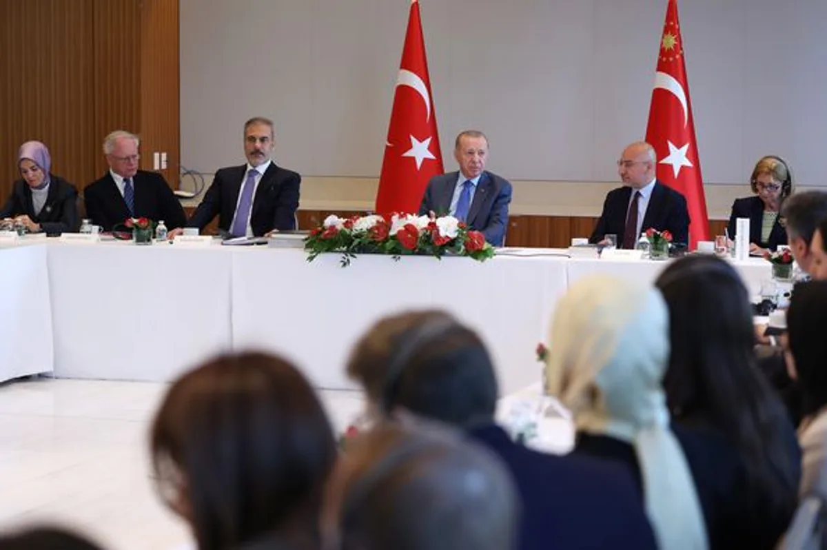 Cumhurbaşkanı Erdoğan ABD'li düşünce kuruluşu temsilcileriyle toplantı gerçekleştirdi Cumhurbaşkanı Erdoğan ABD'li düşünce kuruluşu temsilcileriyle toplantı gerçekleştirdi