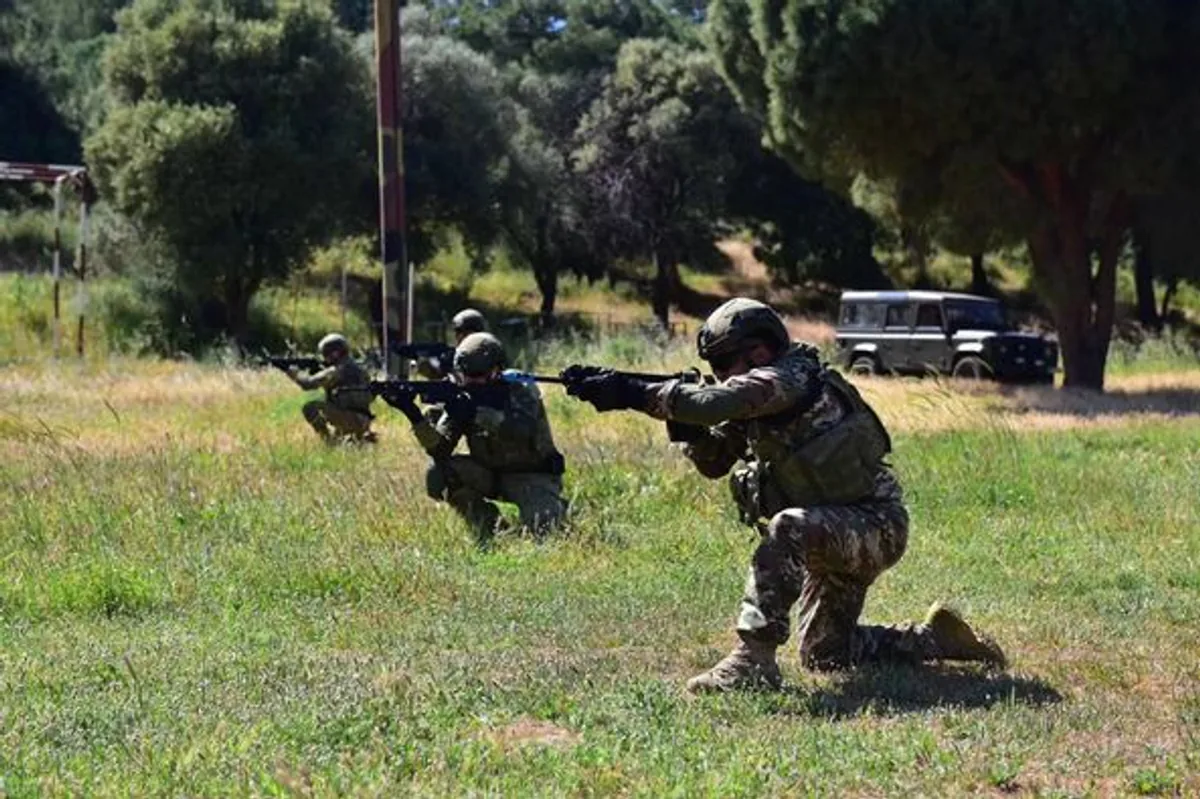 Foça'da Amfibi Hücum Timi İdame Eğitimleri Yapıldı Foça'da Amfibi Hücum Timi İdame Eğitimleri Yapıldı