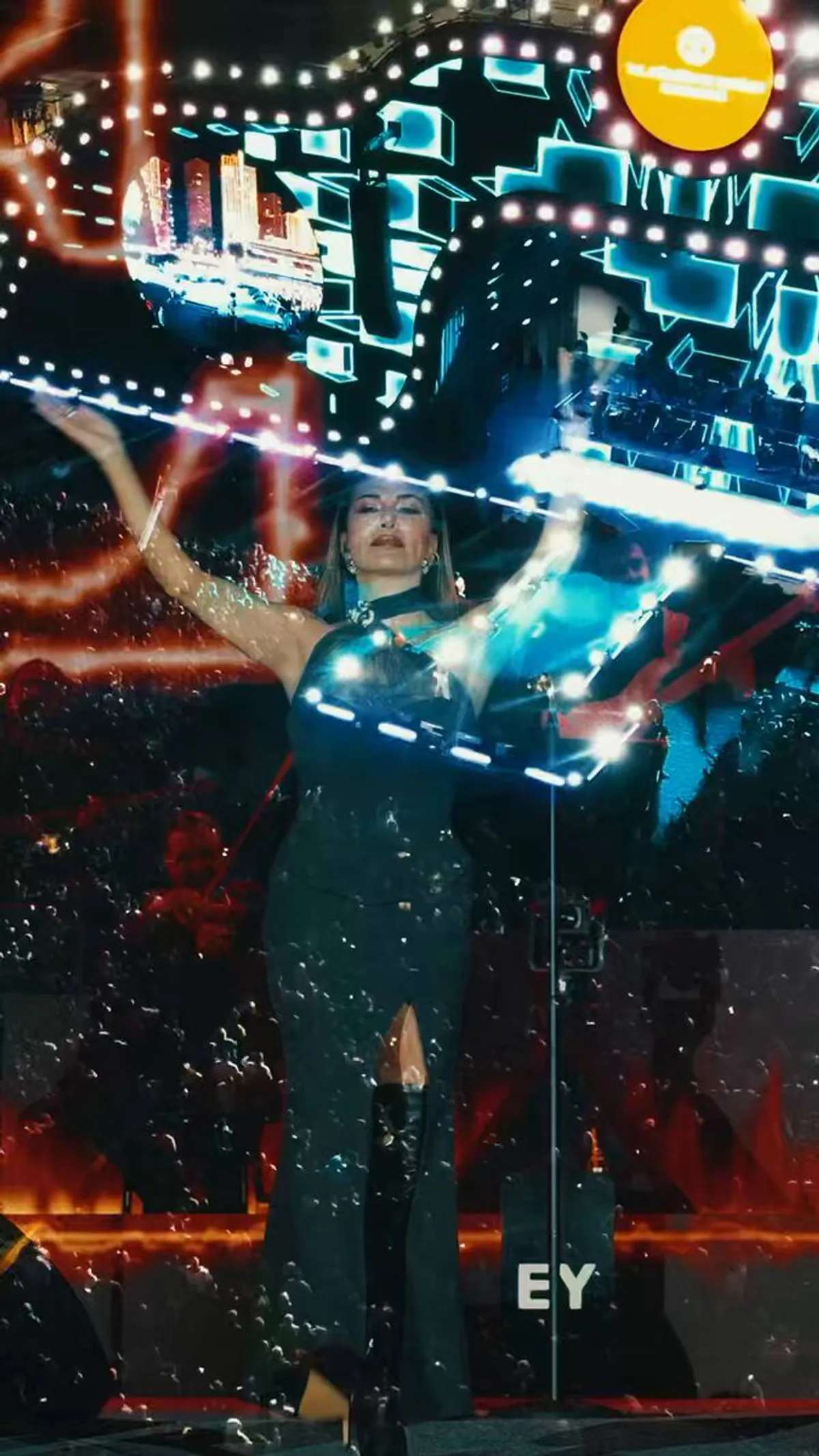 Ebru Yaşar, Ankara Kültür Yolu Festivali’nde Hayranlarıyla Buluştu Ebru Yaşar, Ankara Kültür Yolu Festivali’nde Hayranlarıyla Buluştu