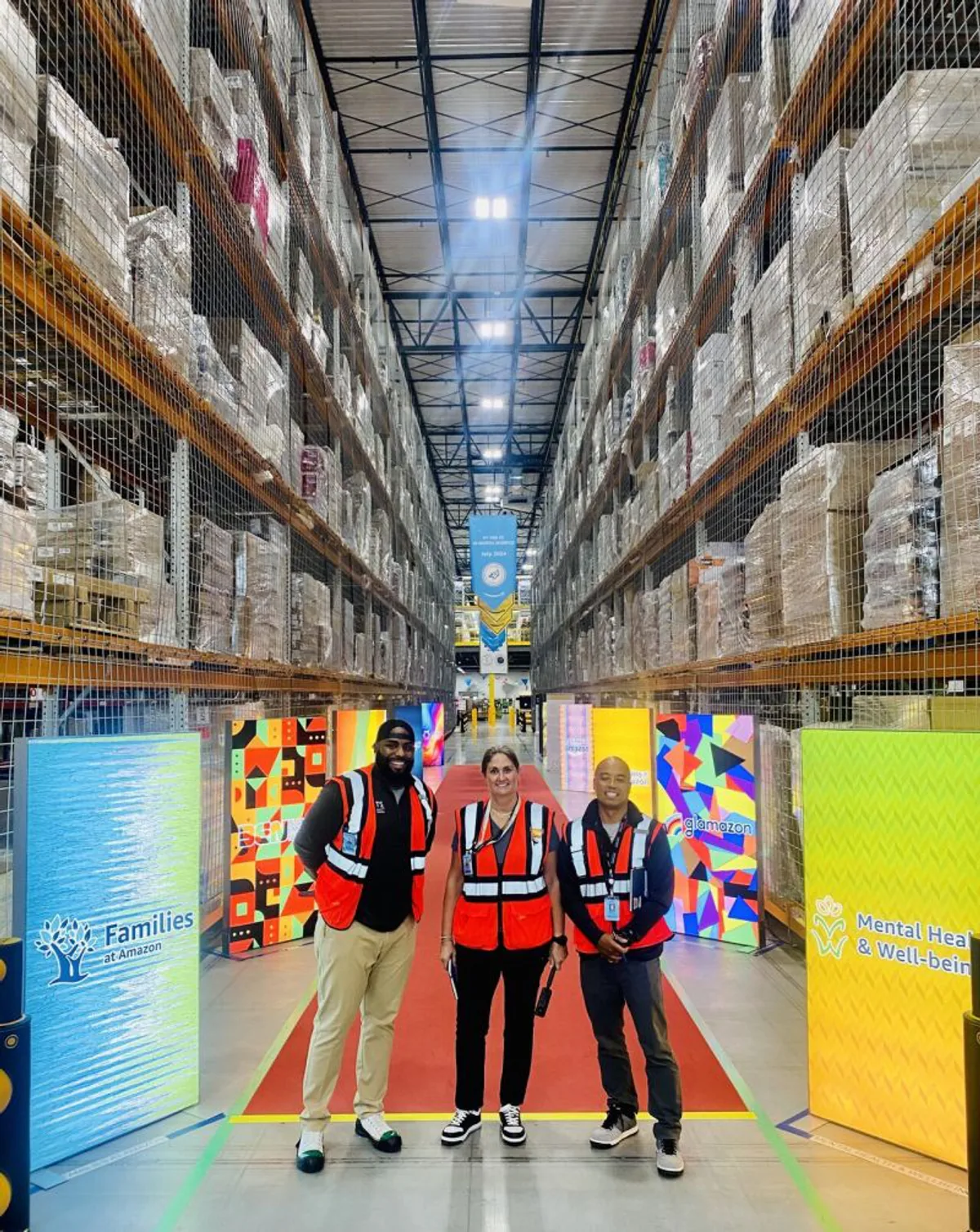 Amazon'dan Çalışanlarına Yüksek Ücret Artışı Amazon'dan Çalışanlarına Yüksek Ücret Artışı
