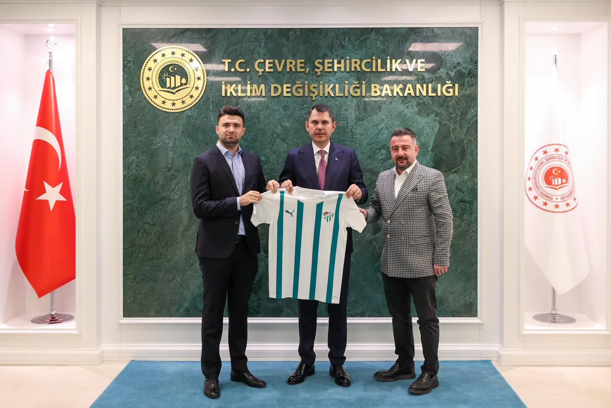 Bursaspor Kulübü Başkanı Bakanlıkta Ziyaret Edildi Bursaspor Kulübü Başkanı Bakanlıkta Ziyaret Edildi