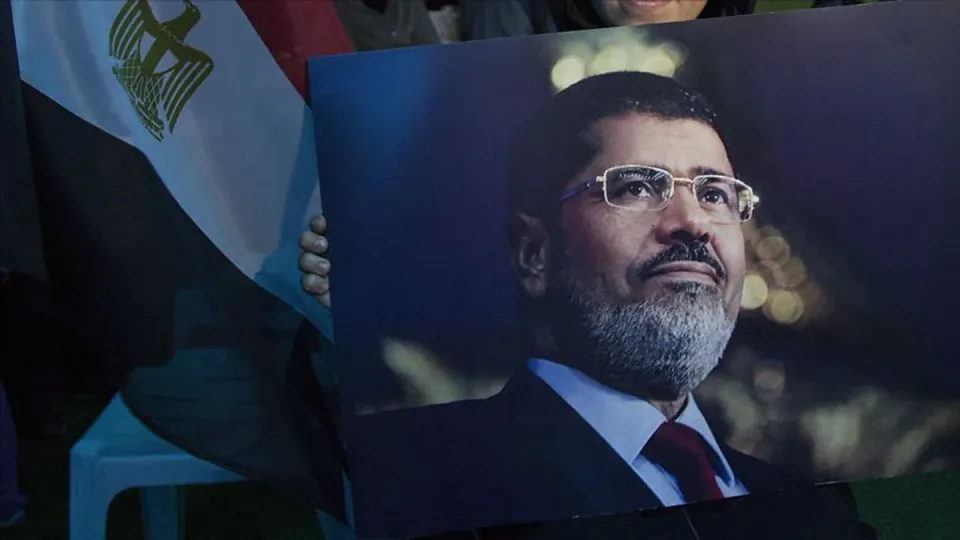 Arap Baharı'nın Trajik Sonu: Muhammed Mursi'nin Siyasi Mirası ve Vefatı görseli