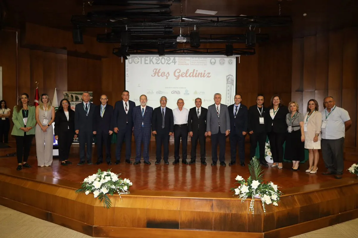 Çukurova Üniversitesi'nde Tekstil Kongresi Başladı Çukurova Üniversitesi'nde Tekstil Kongresi Başladı