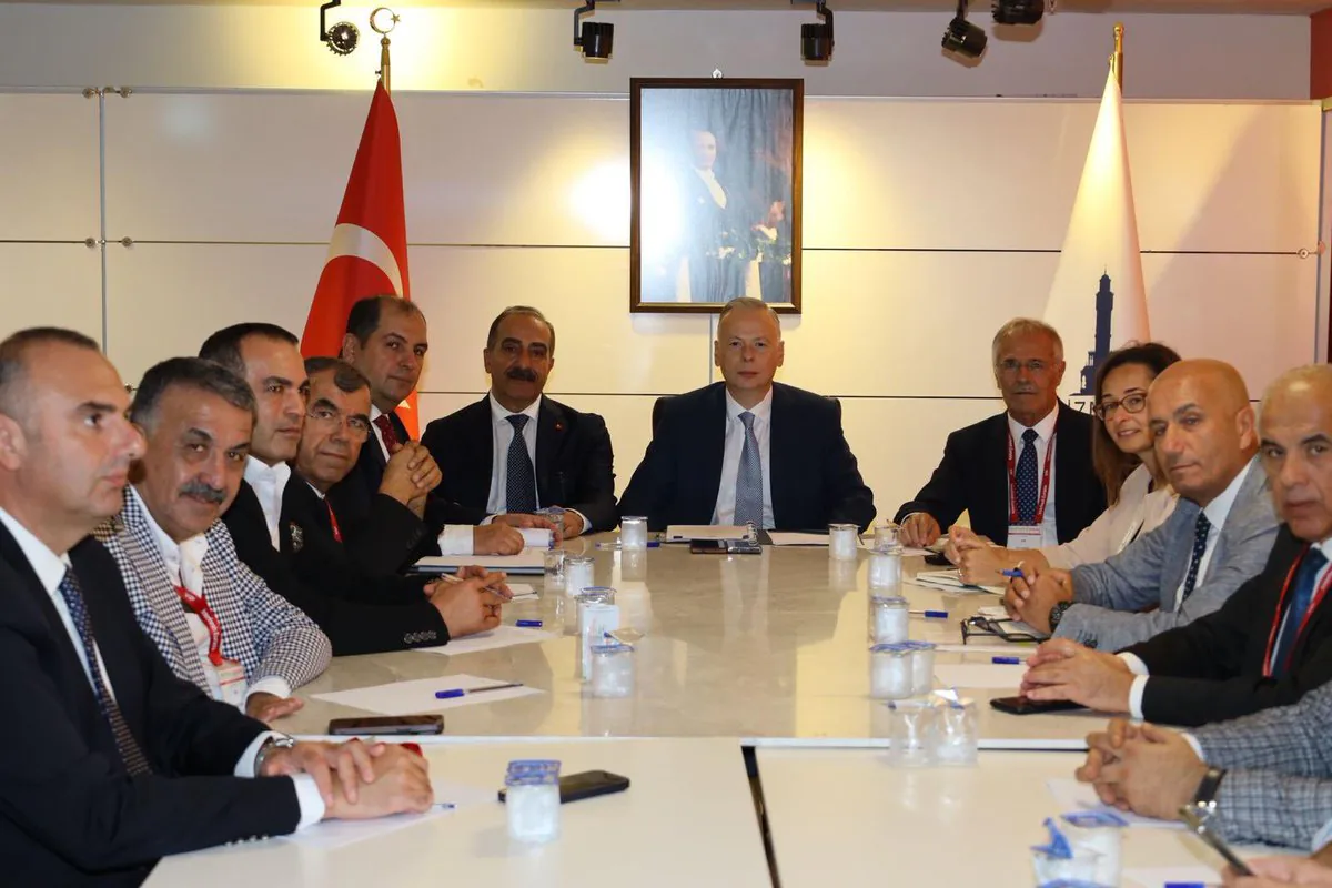 Ticaret Bakanı Yardımcısı İhracatçı Birlikleriyle Bir Araya Geldi Ticaret Bakanı Yardımcısı İhracatçı Birlikleriyle Bir Araya Geldi