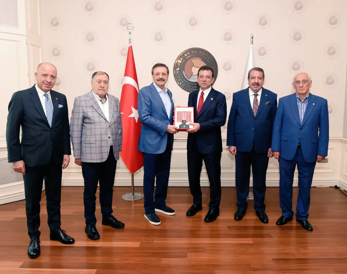 İmamoğlu’ndan Hisarcıklıoğlu’na İadei Ziyaret İmamoğlu’ndan Hisarcıklıoğlu’na İadei Ziyaret