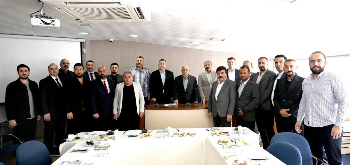 Başkan Arslan, Şube Başkanları ile Toplandı Başkan Arslan, Şube Başkanları ile Toplandı