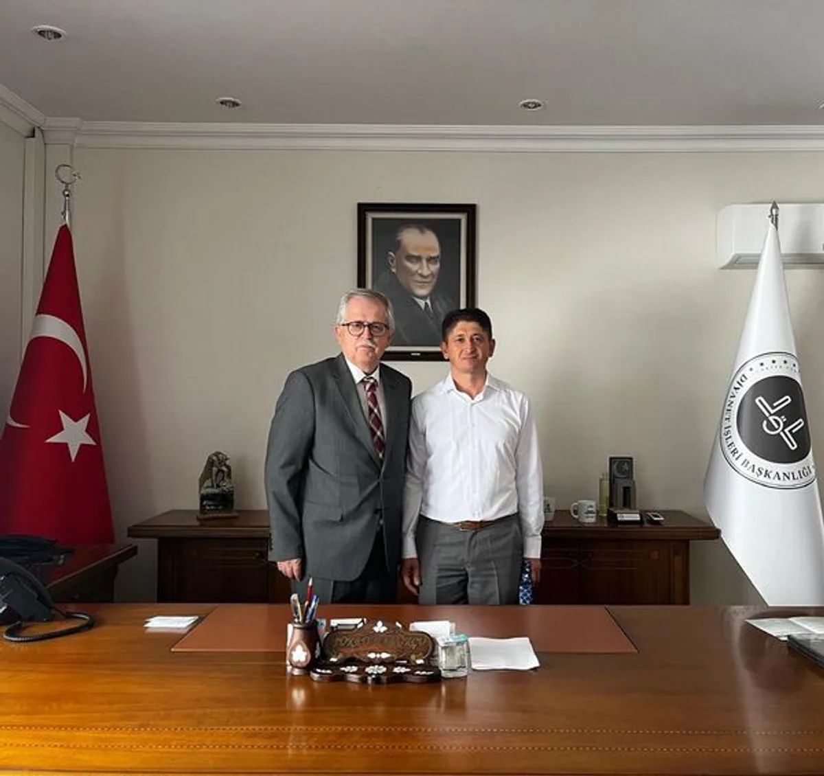 İl Müftüsü'nden Ekrem Coşkun'a Teşekkür Ziyareti İl Müftüsü'nden Ekrem Coşkun'a Teşekkür Ziyareti