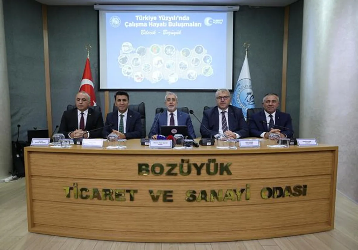 Bakan İshakhan'dan Bozüyük'te Çalışma Hayatı Buluşmaları Bakan İshakhan'dan Bozüyük'te Çalışma Hayatı Buluşmaları