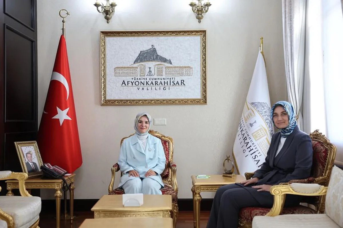 Aile Bakanı Mahinur Özdemir Göktaş Afyonkarahisar Valiliği'ni Ziyaret Etti Aile Bakanı Mahinur Özdemir Göktaş Afyonkarahisar Valiliği'ni Ziyaret Etti