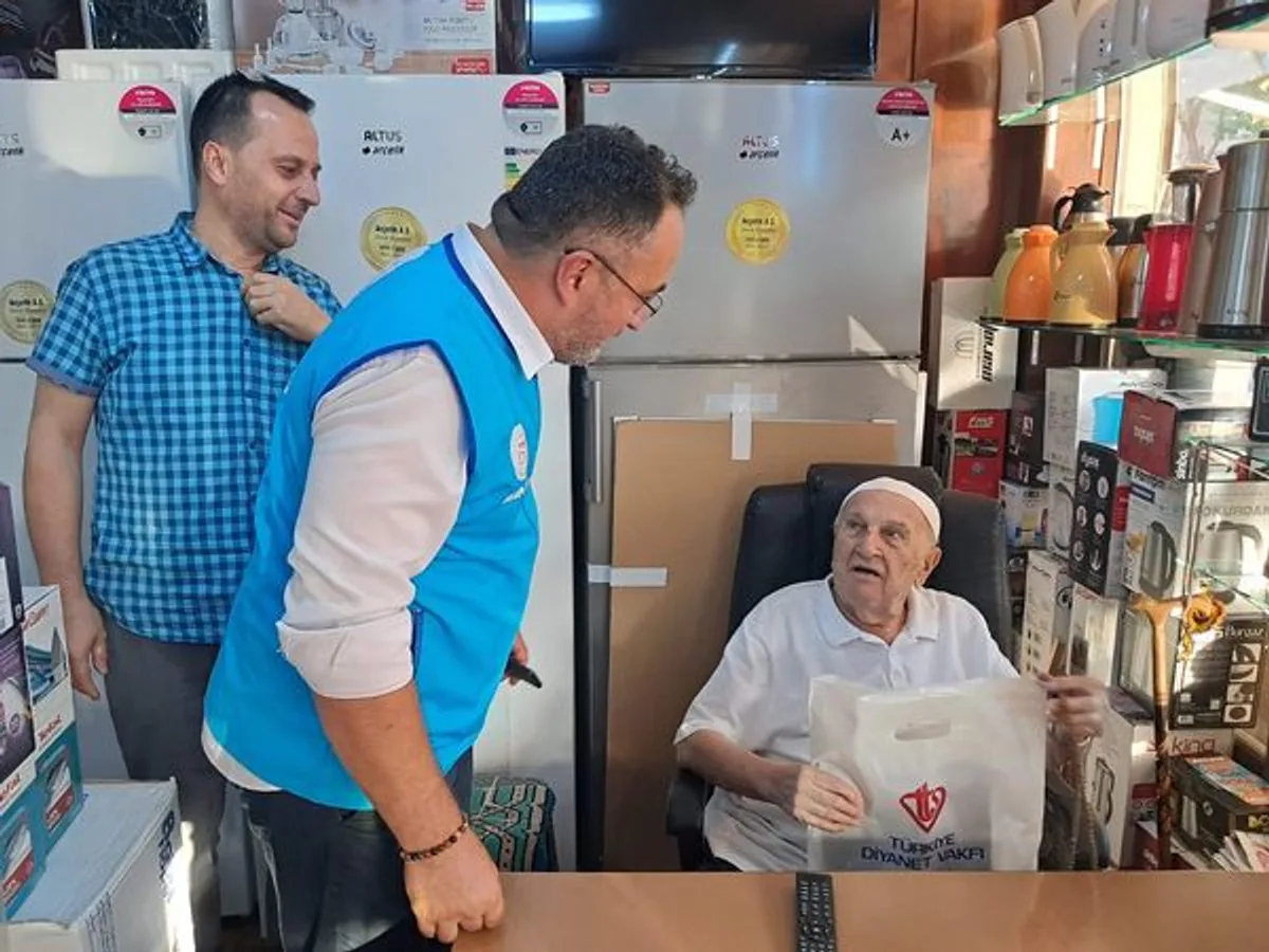 Manevi Danışmanlar Esnafı Ziyaret Etti Manevi Danışmanlar Esnafı Ziyaret Etti
