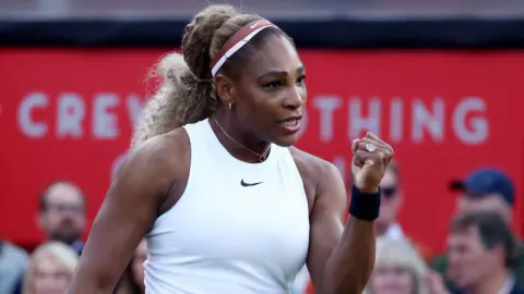 Queen's Club'da Tenis Fırtınası: Serena Williams Döndü, Vekic Şampiyon Oldu