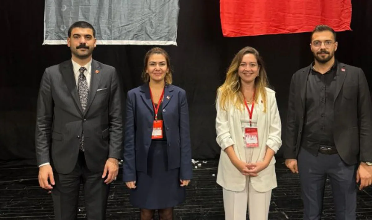 CHP İzmir İl Gençlik Kolları Kongresi Gerçekleşti CHP İzmir İl Gençlik Kolları Kongresi Gerçekleşti