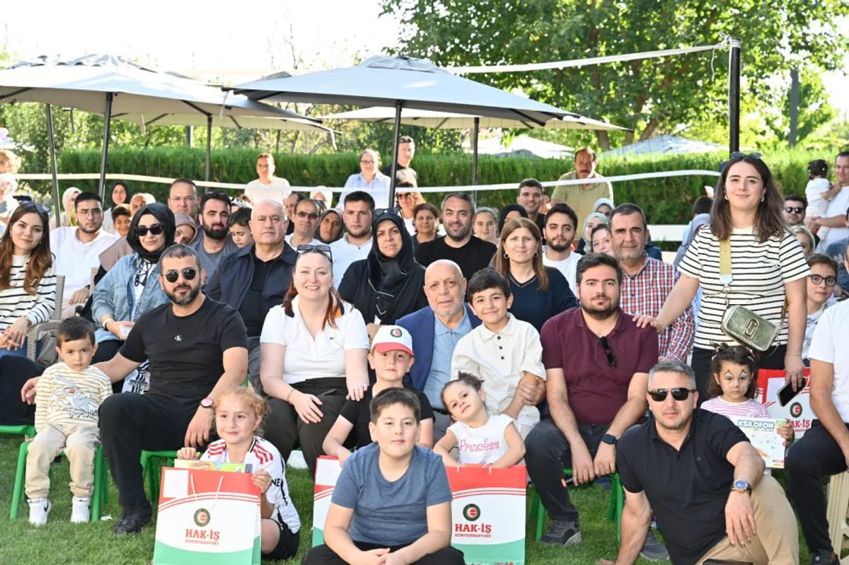 Geleneksel Aile Buluşması Düzenlendi Geleneksel Aile Buluşması Düzenlendi
