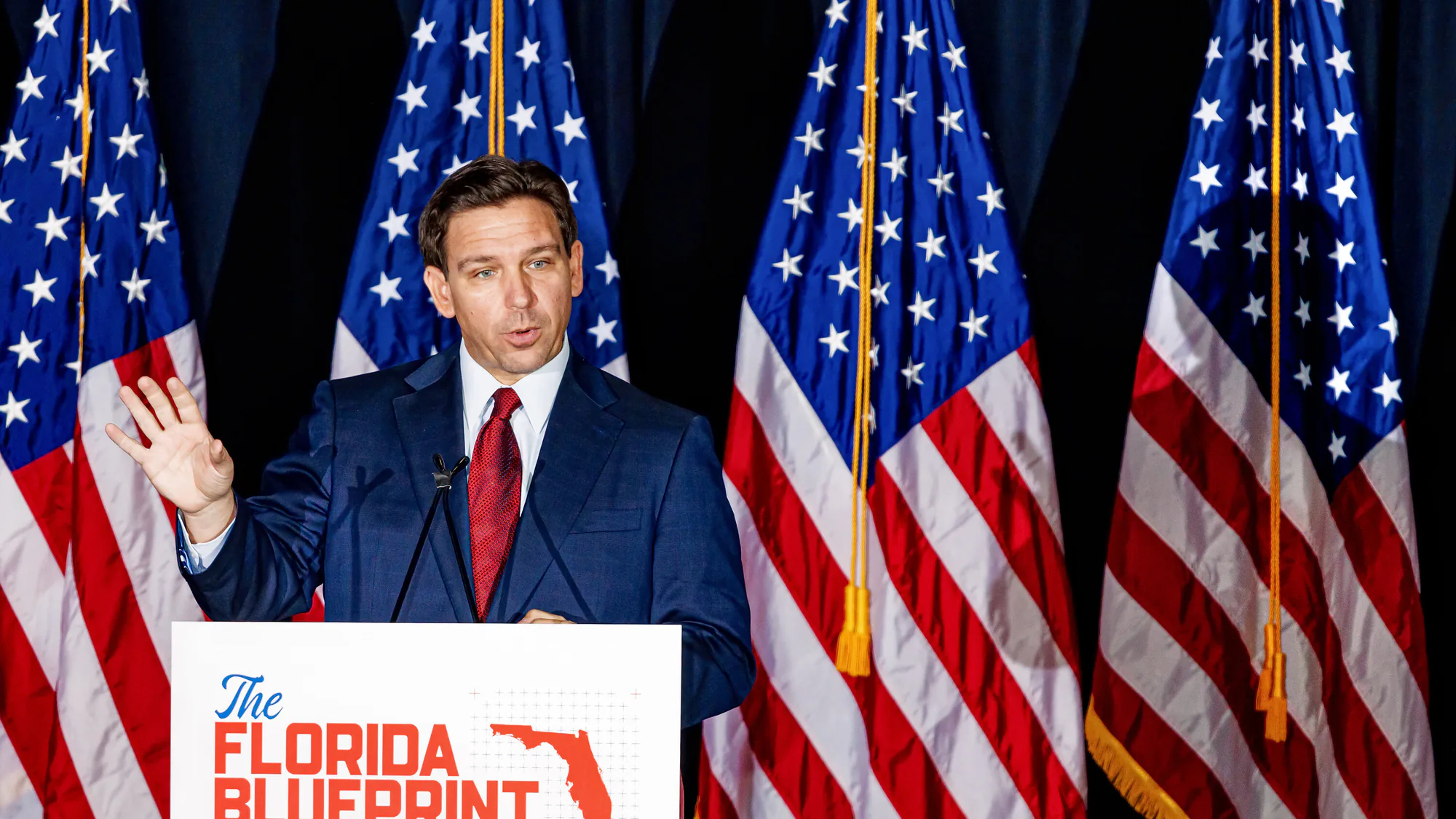 Ron DeSantis'in Florida Laboratuvarı: Siyasi Gelecek ve Tartışmalı Politikalar Ron DeSantis'in Florida Laboratuvarı: Siyasi Gelecek ve Tartışmalı Politikalar