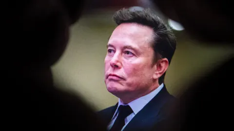 Tesla ve SpaceX birleşiyor mu? Elon Musk imparatorluğunda kritik hamle