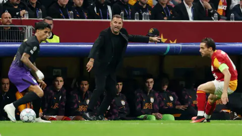 Okan Buruk: "Barcelona'nın verimliliği fark yarattı, hatalarımızın bedelini ağır ödedik"
