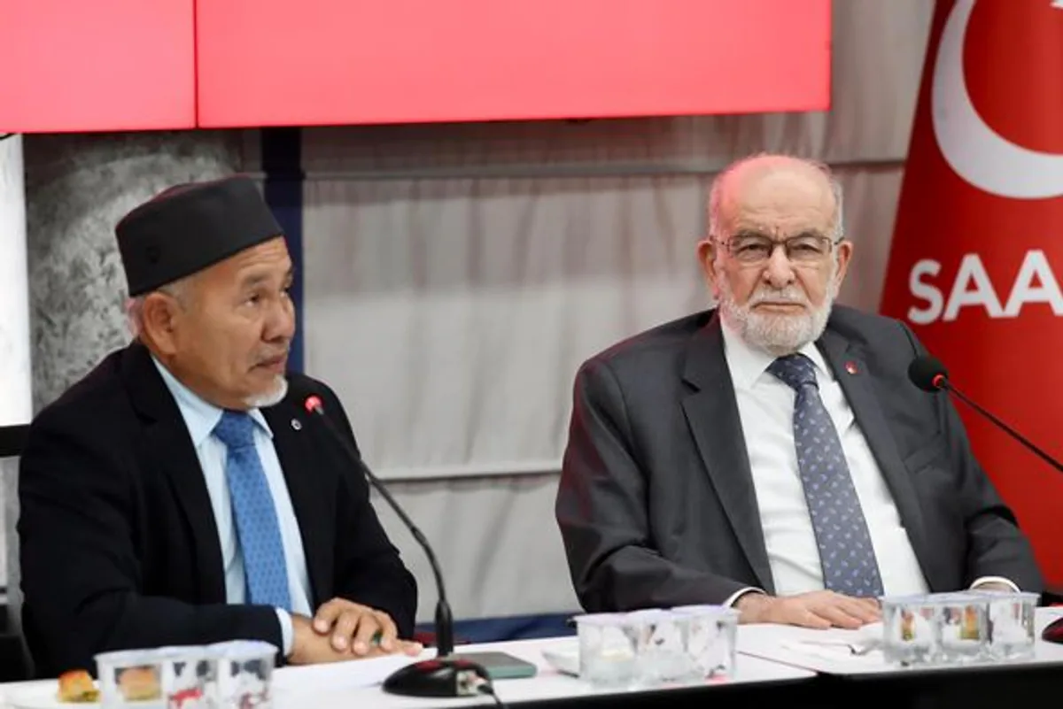 Tuan İbrahim Tuan Man, Saadet Partisi Genel Başkanı Temel Karamollaoğlu'nu Ziyaret Etti Tuan İbrahim Tuan Man, Saadet Partisi Genel Başkanı Temel Karamollaoğlu'nu Ziyaret Etti