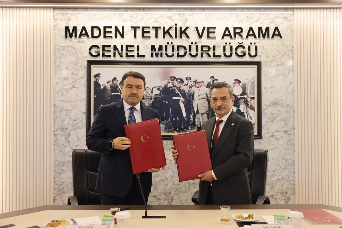 Maden Tetkik ve Arama Genel Müdürlüğü (MTA) ile Kütahya Simav Tabi Kaynaklar ve Enerji Yatırımları (TDİ) Arasında Jeotermal Kaynakların Kullanımı İçin İş Birliği Anlaşması İmzalandı Maden Tetkik ve Arama Genel Müdürlüğü (MTA) ile Kütahya Simav Tabi Kaynaklar ve Enerji Yatırımları (TDİ) Arasında Jeotermal Kaynakların Kullanımı İçin İş Birliği Anlaşması İmzalandı