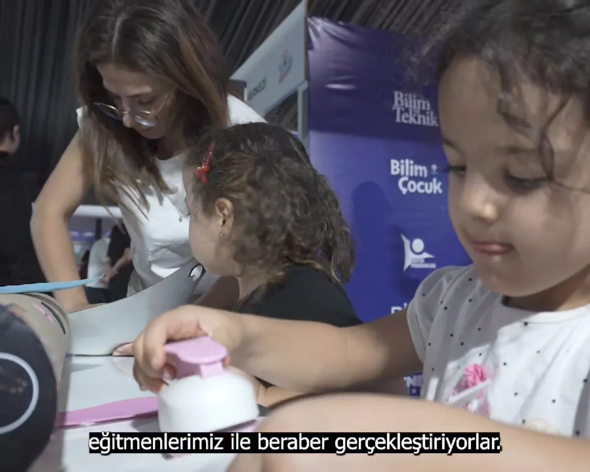 Adana'da Gerçekleştirilen Teknofest Bilim ve Teknoloji Meraklılarını Bir Araya Getiriyor Adana'da Gerçekleştirilen Teknofest Bilim ve Teknoloji Meraklılarını Bir Araya Getiriyor