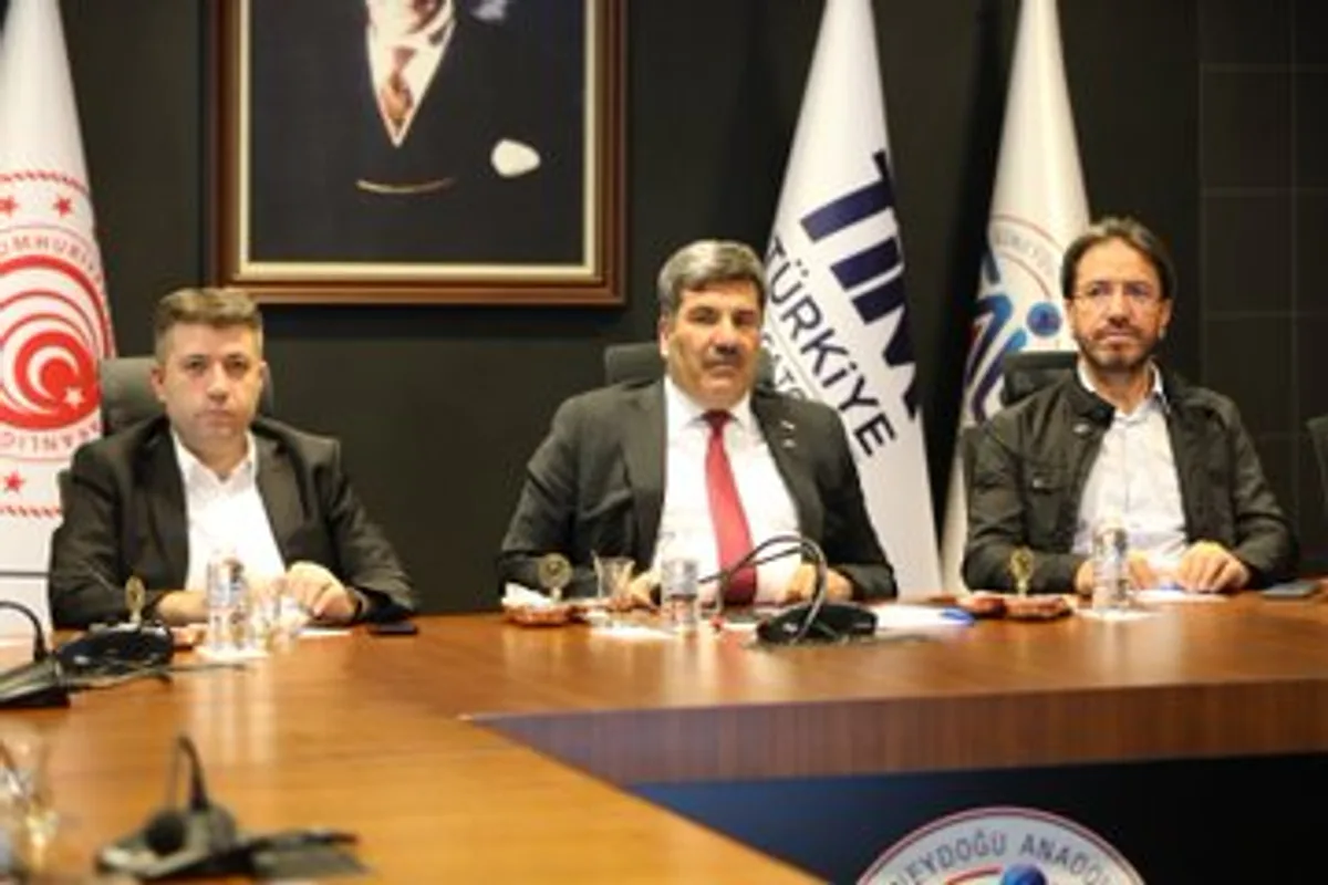 Güneydoğu Anadolu Halı İhracatçıları Birliği Ekim Ayı Yönetim Kurulu Toplantısını Gerçekleştirdi Güneydoğu Anadolu Halı İhracatçıları Birliği Ekim Ayı Yönetim Kurulu Toplantısını Gerçekleştirdi