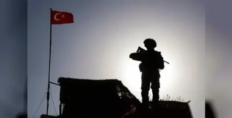 MSB açıkladı: 1 haftada 660 kaçakçı yakalandı, 517 kg uyuşturucu ele geçirildi