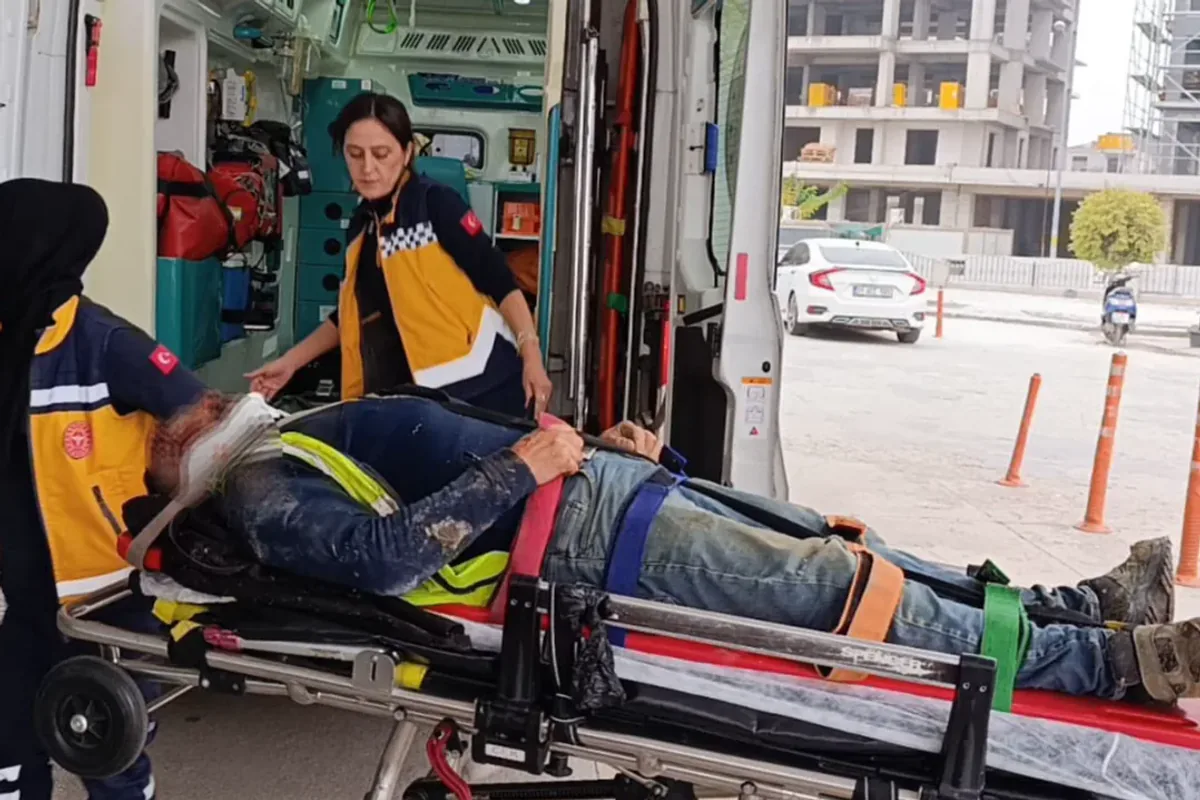 İnegöl'de fabrikada inşaat işçisine tahta parçası düştü: Ağır yaralı İnegöl'de fabrikada inşaat işçisine tahta parçası düştü: Ağır yaralı