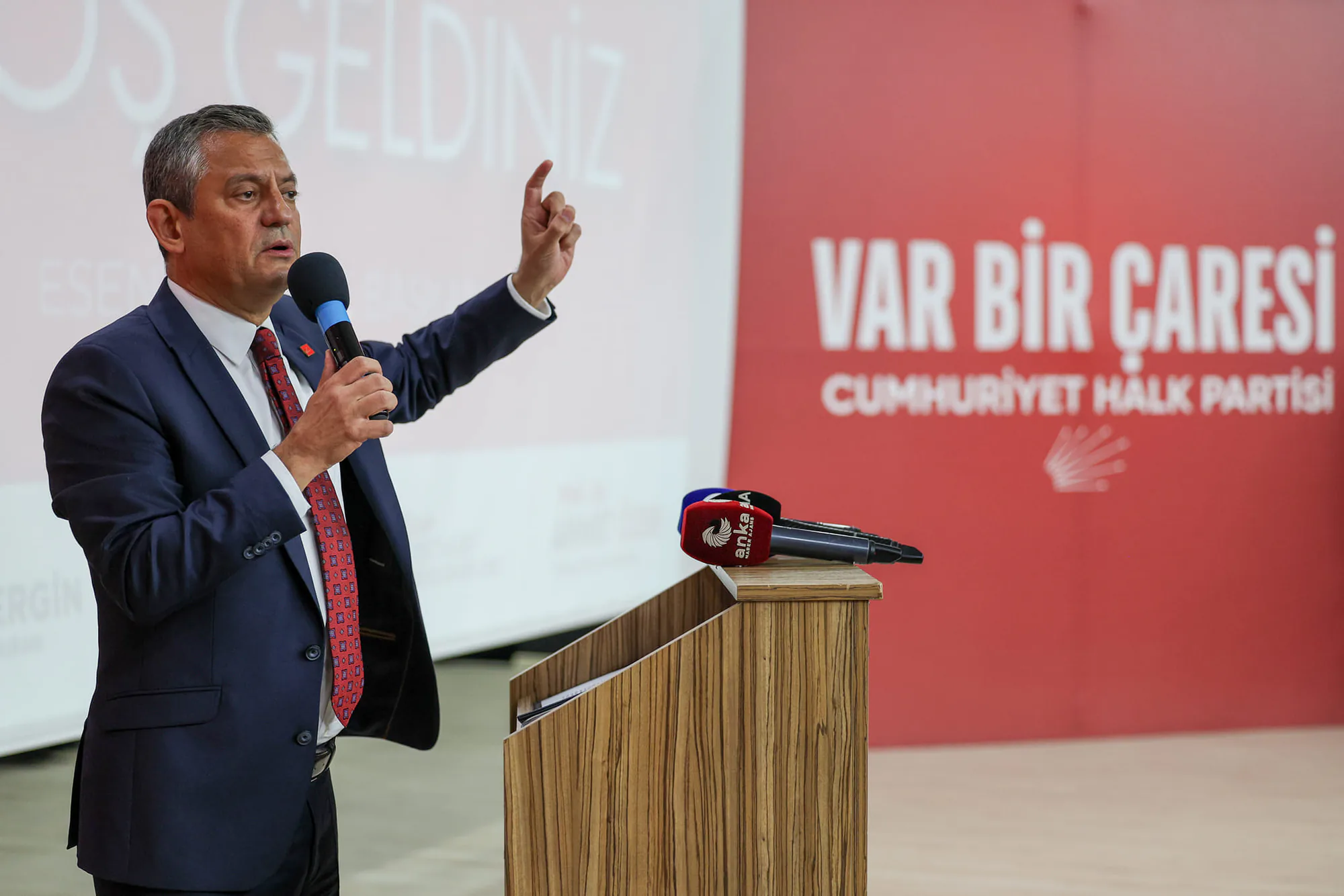 Cumhuriyet Halk Partisi'ne Yeni Üyeler Katıldı Cumhuriyet Halk Partisi'ne Yeni Üyeler Katıldı