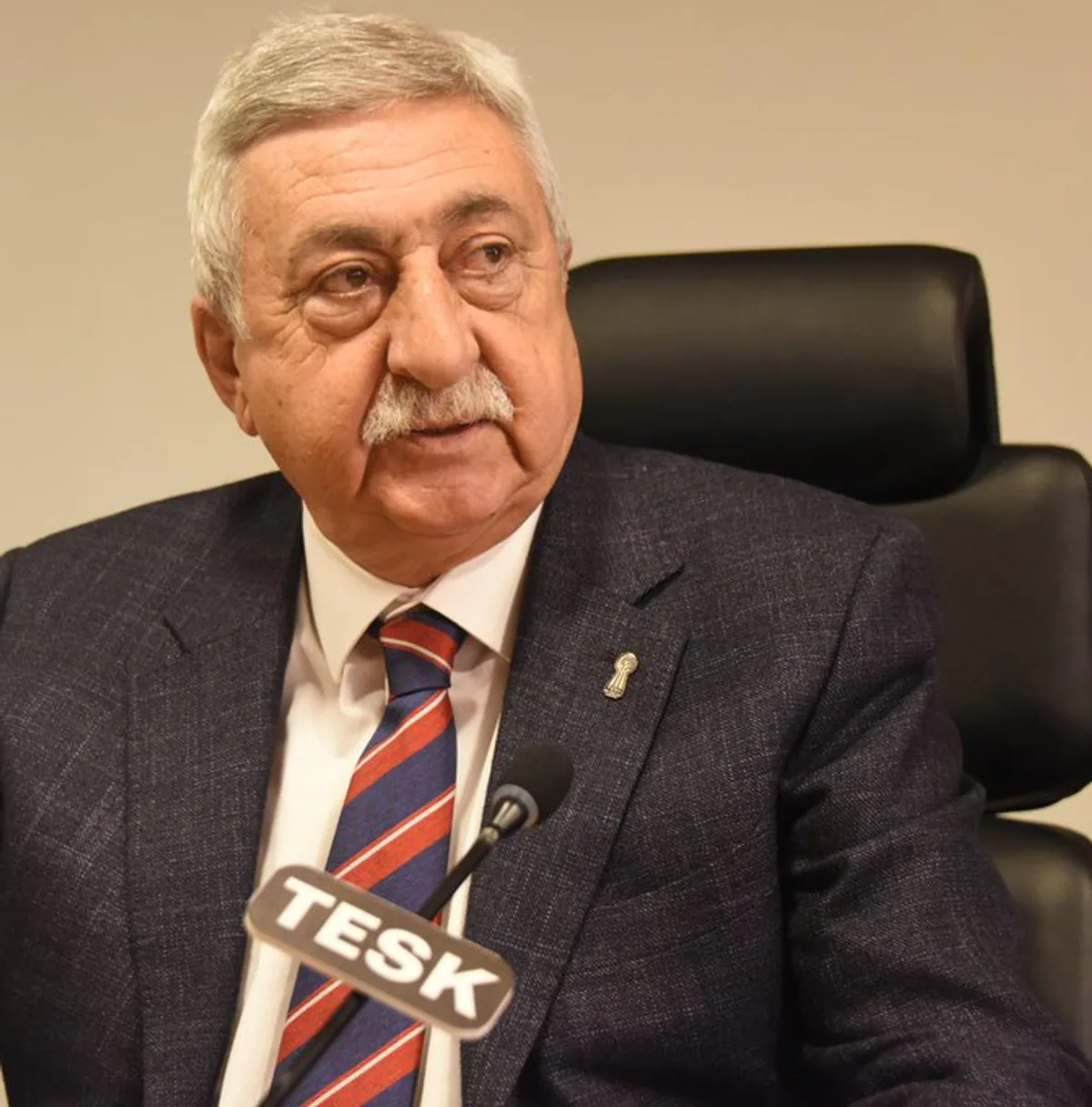 Yabancı Tabela Kullanımındaki Artışa Dikkat Çekildi Yabancı Tabela Kullanımındaki Artışa Dikkat Çekildi