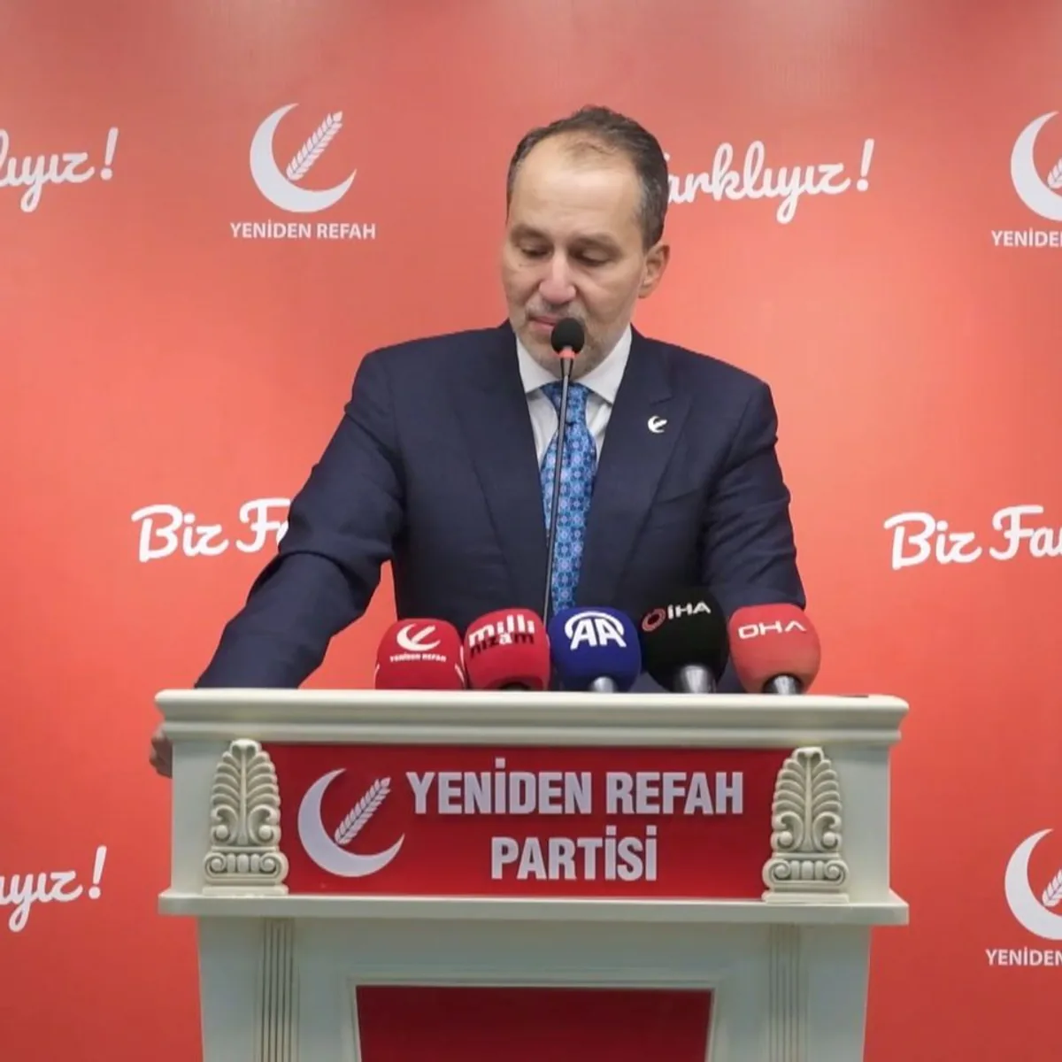 Yeniden Refah Partisi Genel Başkanı, idam cezasının Türkiye'de yeniden gündeme getirilmesi gerektiğini ifade etti Yeniden Refah Partisi Genel Başkanı, idam cezasının Türkiye'de yeniden gündeme getirilmesi gerektiğini ifade etti