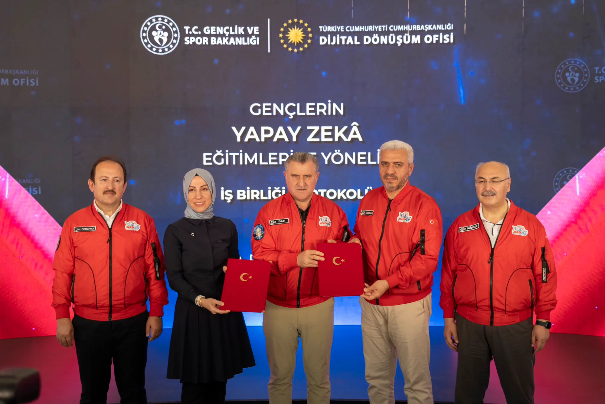 Gençlerin Geleceğine Yönelik Protokol İmzalandı Gençlerin Geleceğine Yönelik Protokol İmzalandı