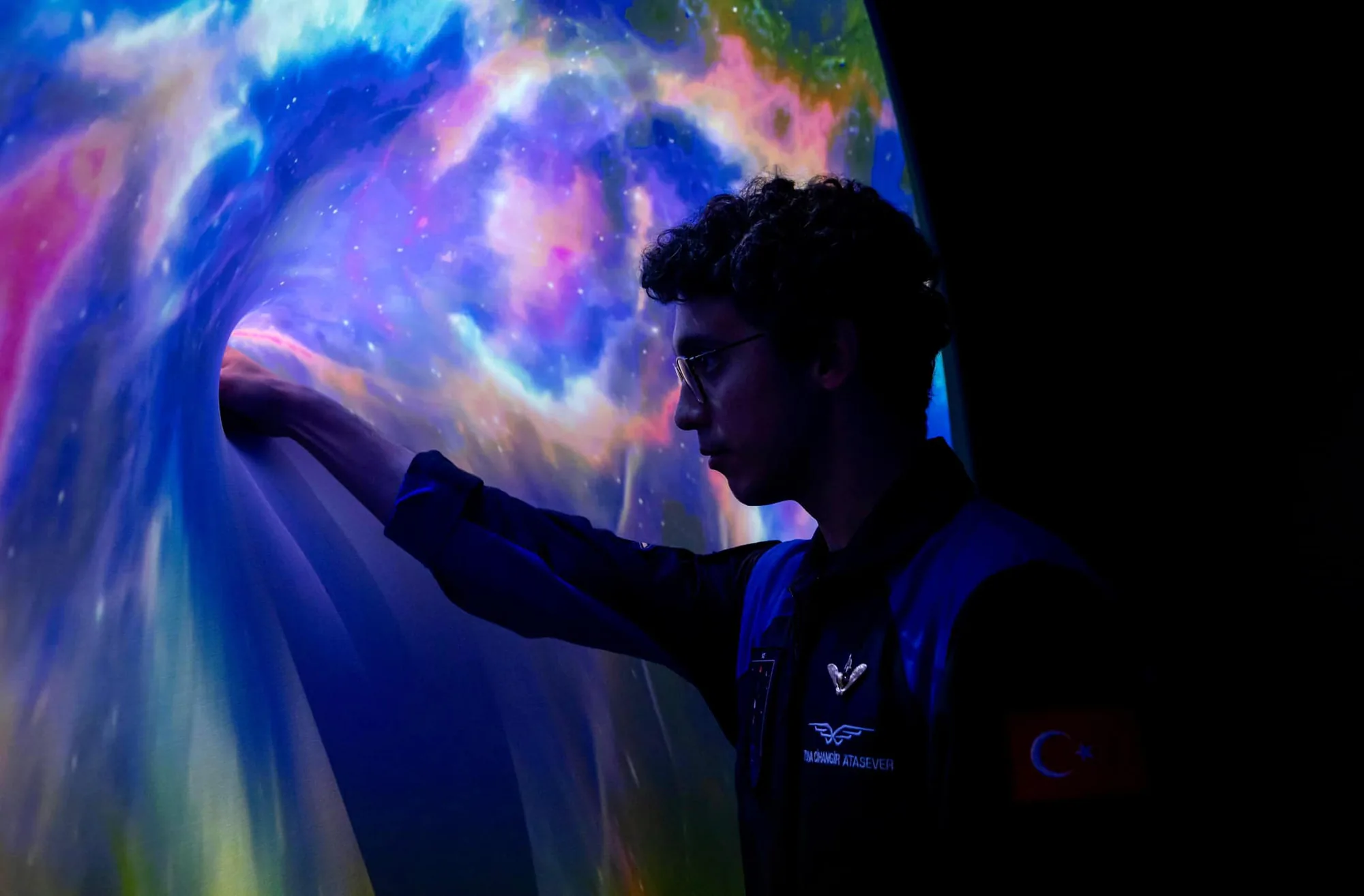 Astronotlarımız Savunma Sanayii Başkanlığı Standını Ziyaret Etti Astronotlarımız Savunma Sanayii Başkanlığı Standını Ziyaret Etti