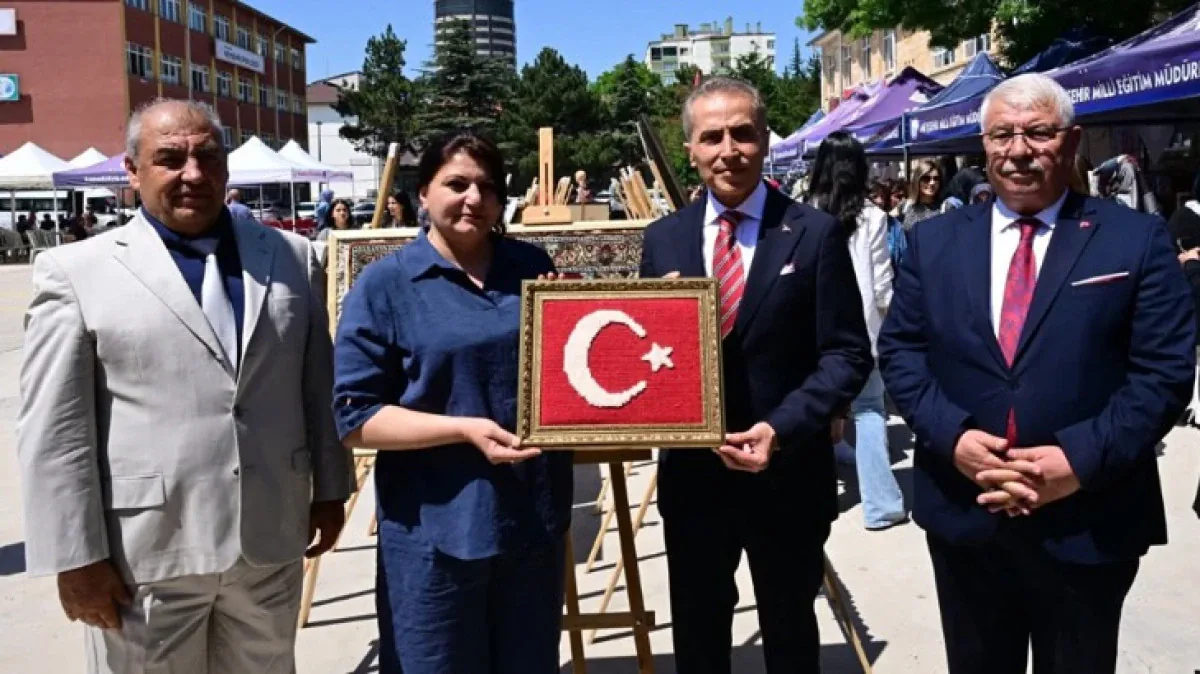 Nevşehir'de 636 Farklı Kursta Hazırlanan Eserler Sergide Buluştu Nevşehir'de 636 Farklı Kursta Hazırlanan Eserler Sergide Buluştu