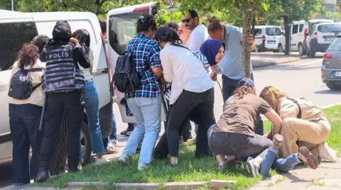 TBMM Önünde Öğretmenlere Müdahale: 14 Kişi Ters Kelepçeyle Gözaltına Alındı