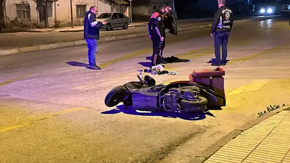 Çorum'da trafik kontrolünde 'dur' ihtarına uymayan motosiklet polis memuruna çarptı görseli