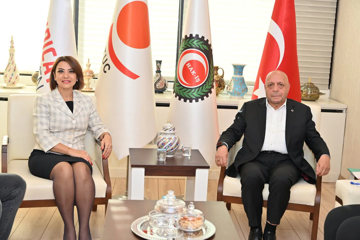 CHP Genel Başkan Yardımcısı Gamze Taşçıer, HAK-İŞ Genel Başkanı Mahmut Arslan'ı Ziyaret Etti CHP Genel Başkan Yardımcısı Gamze Taşçıer, HAK-İŞ Genel Başkanı Mahmut Arslan'ı Ziyaret Etti
