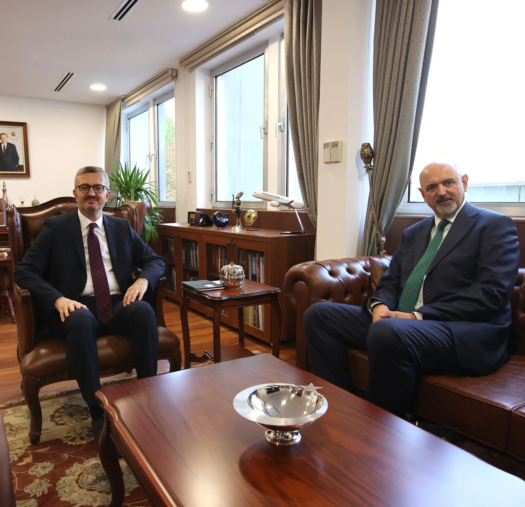 Bakan Yardımcısı Burhanettin Duran, Avustralya Büyükelçisi ile Görüştü Bakan Yardımcısı Burhanettin Duran, Avustralya Büyükelçisi ile Görüştü