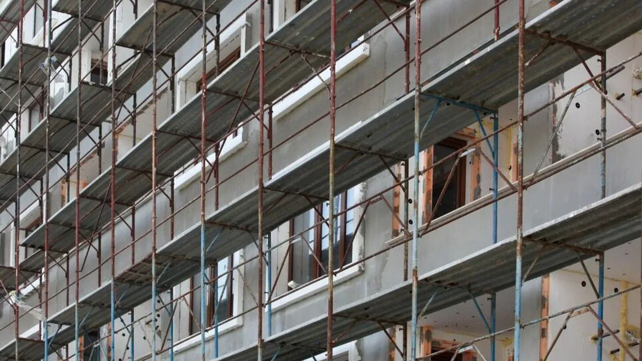 Ahlat'a Yeni Okul Müjdesi: Vakıfbank İlkokulu Yenileniyor Ahlat'a Yeni Okul Müjdesi: Vakıfbank İlkokulu Yenileniyor