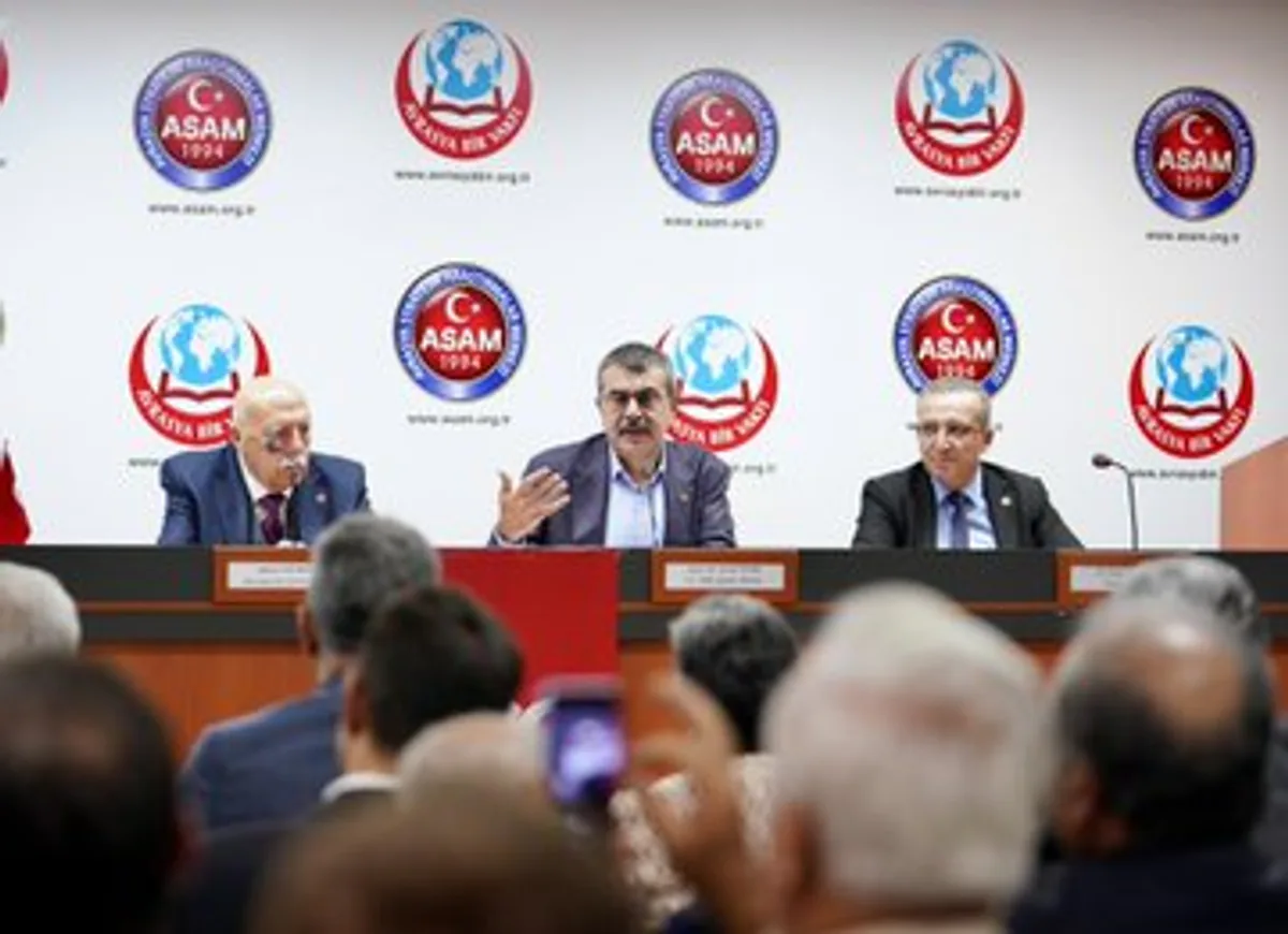 İstanbul'da Avrasya Bir Vakfı'nın Yeni Dönem Açılış Programı Gerçekleştirildi İstanbul'da Avrasya Bir Vakfı'nın Yeni Dönem Açılış Programı Gerçekleştirildi