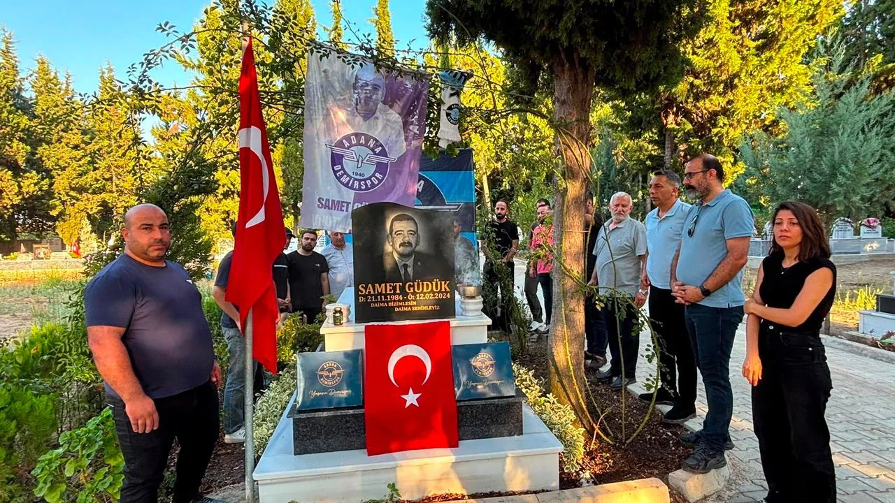 Samet Güdük’ün Demirspor Sevdası Mezarı Başında Yaşatıldı Samet Güdük’ün Demirspor Sevdası Mezarı Başında Yaşatıldı