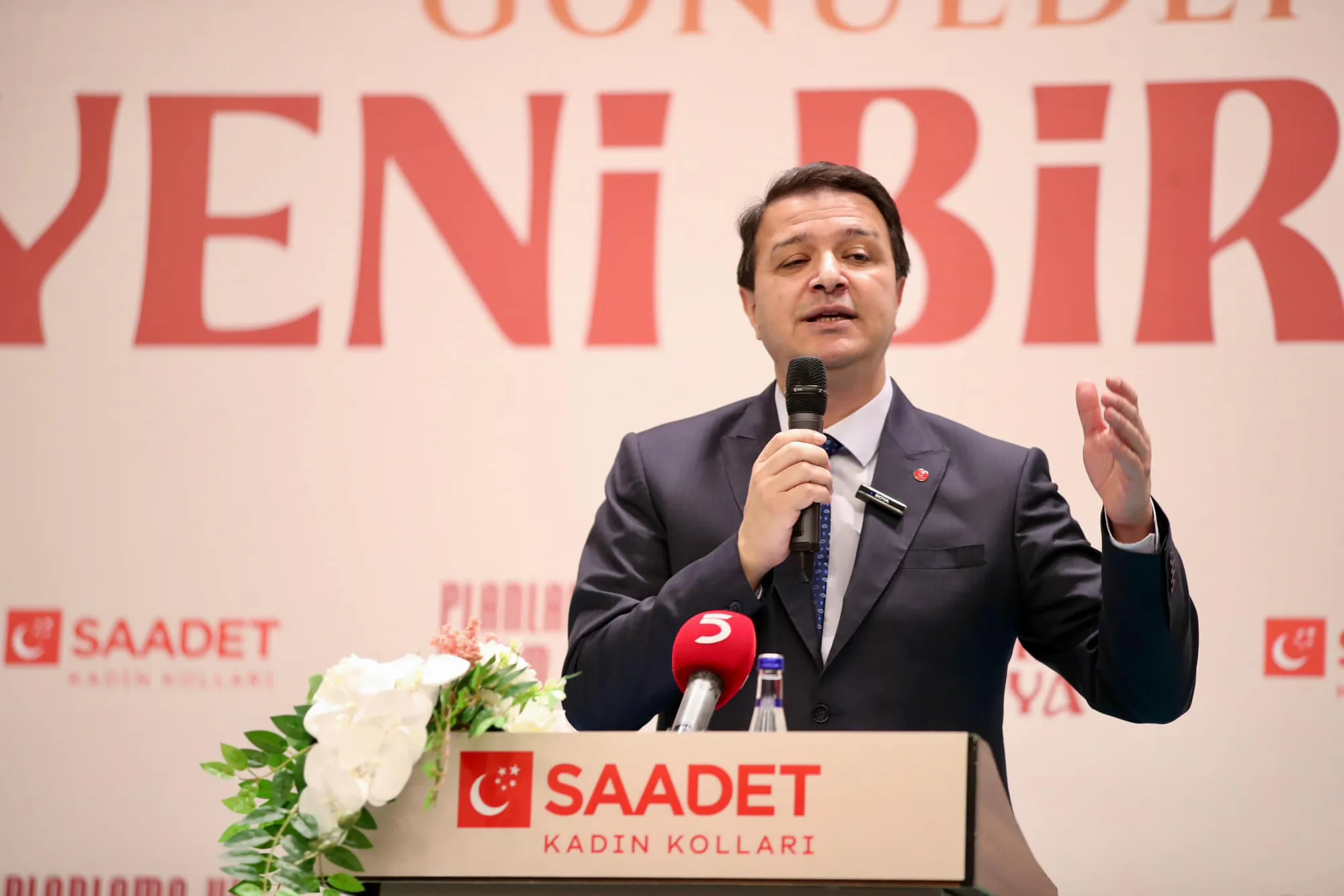 Mahmut Arıkan Kadın Kolları Eğitim Kampına Katıldı Mahmut Arıkan Kadın Kolları Eğitim Kampına Katıldı