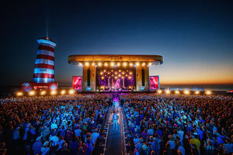 Concert at Sea Festivalinde Yıldırım Paniği: Alan Tahliye Edildi