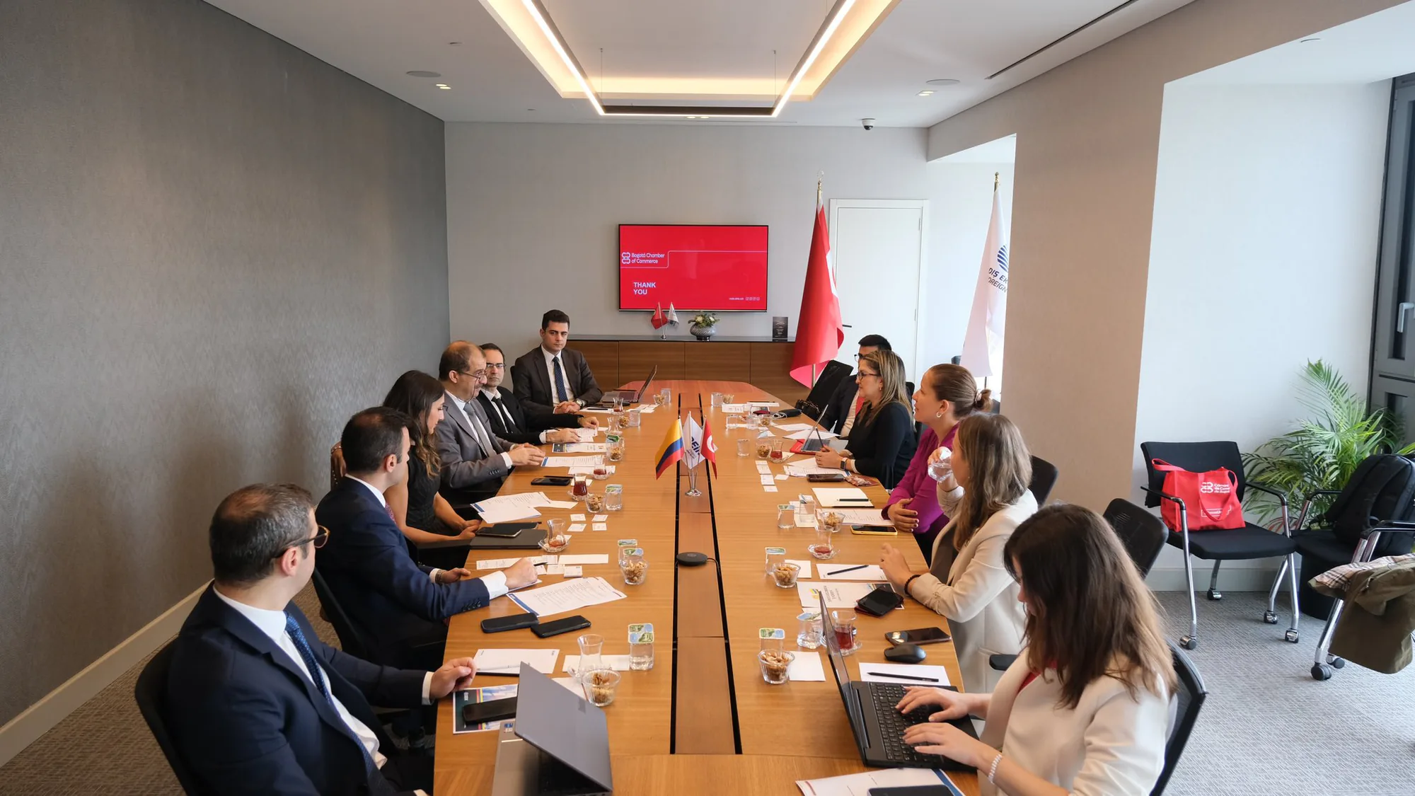 Türkiye-Kolombiya İş Konseyi, Bogotá Ticaret Odası ve Kolombiya Ankara Büyükelçiliği Temsilcileri ile Toplantı Düzenledi Türkiye-Kolombiya İş Konseyi, Bogotá Ticaret Odası ve Kolombiya Ankara Büyükelçiliği Temsilcileri ile Toplantı Düzenledi