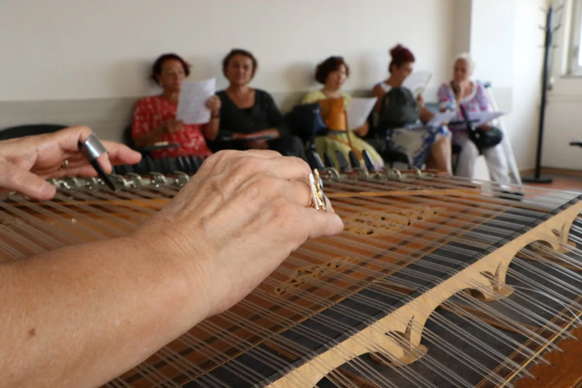 Büyükşehir Belediyesi, 65 Yaş Üstü Vatandaşlara Özel Koro Eğitimi Başlattı Büyükşehir Belediyesi, 65 Yaş Üstü Vatandaşlara Özel Koro Eğitimi Başlattı
